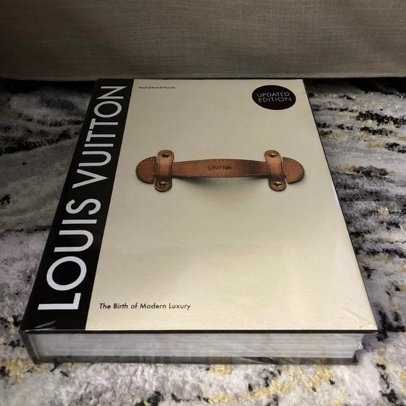 Louis Vuitton Other - Louis Vuitton coffee table book